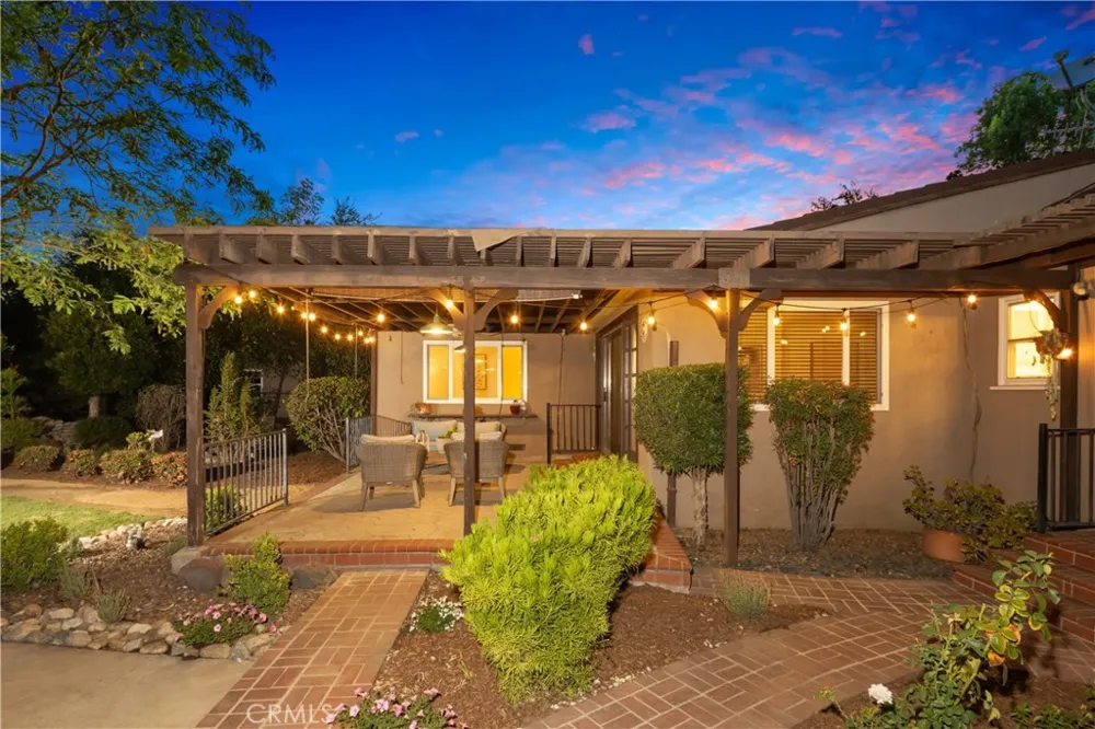 166 W Las Flores Avenue Arcadia, CA 91007