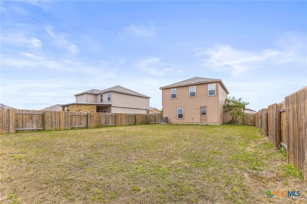 304 Hyacinth Way Jarrell, TX 76537