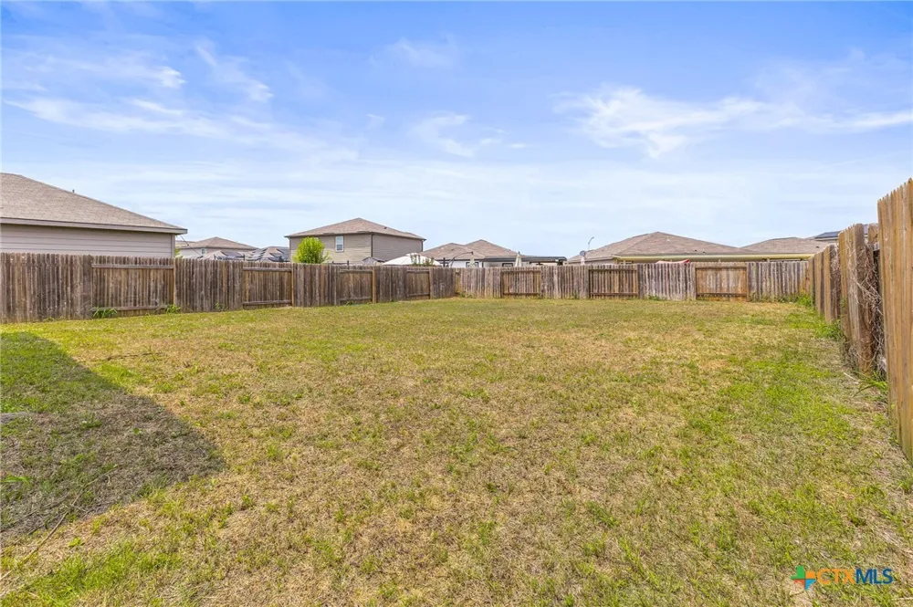 304 Hyacinth Way Jarrell, TX 76537