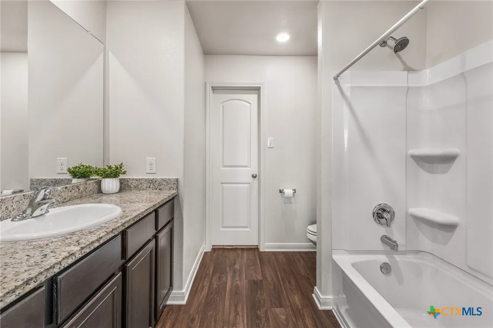 304 Hyacinth Way Jarrell, TX 76537