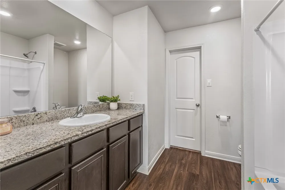 304 Hyacinth Way Jarrell, TX 76537