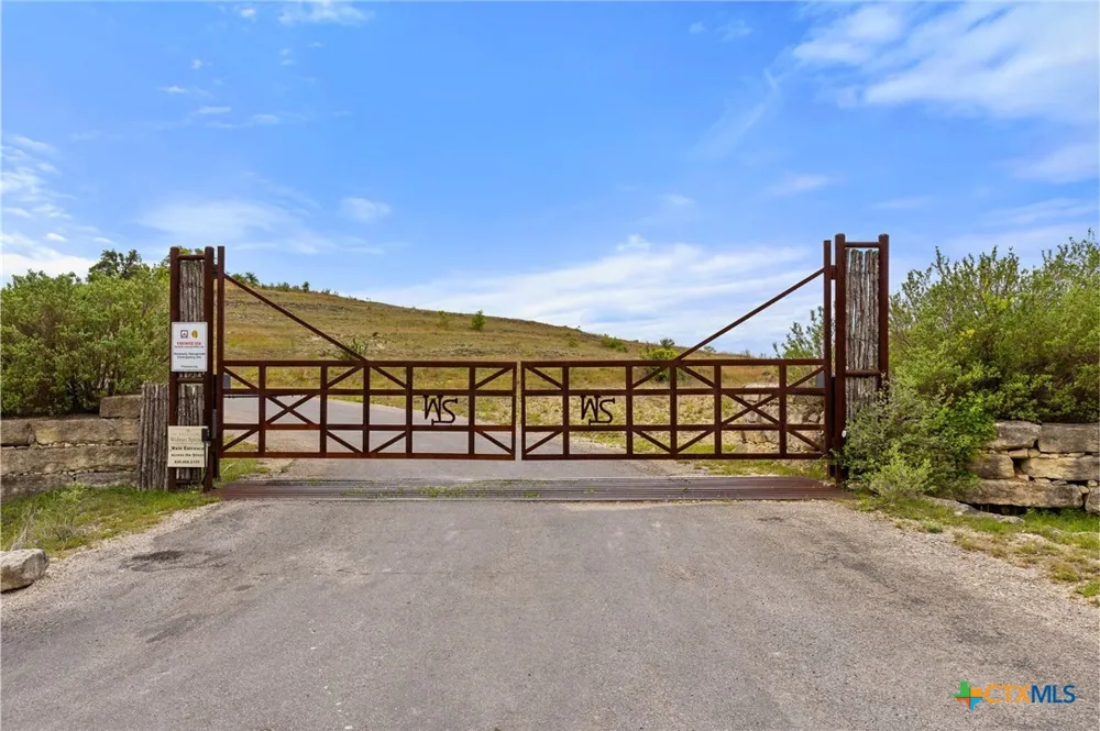 408 Osage Way Johnson City, TX 78636