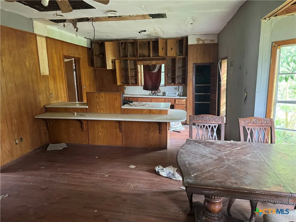 206 Farish Avenue Rosebud, TX 76570