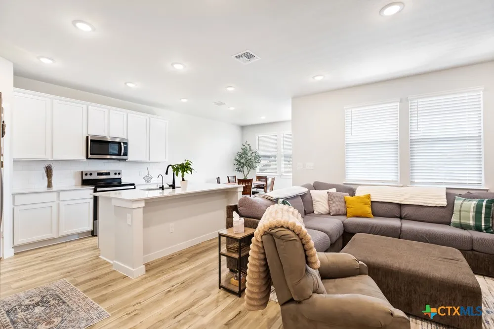 235 Brook Shadow Cibolo, TX 78108