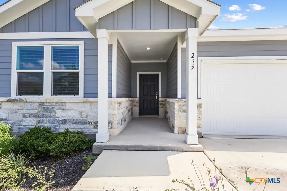 235 Brook Shadow Cibolo, TX 78108