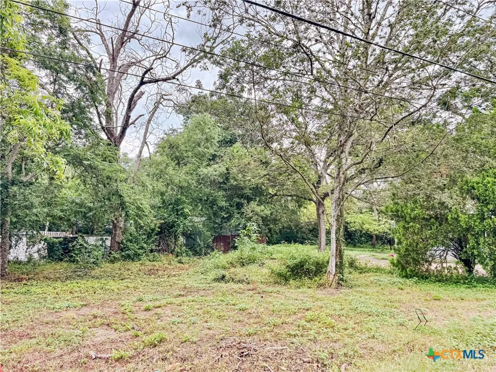 811 Saint John Street Gonzales, TX 78629