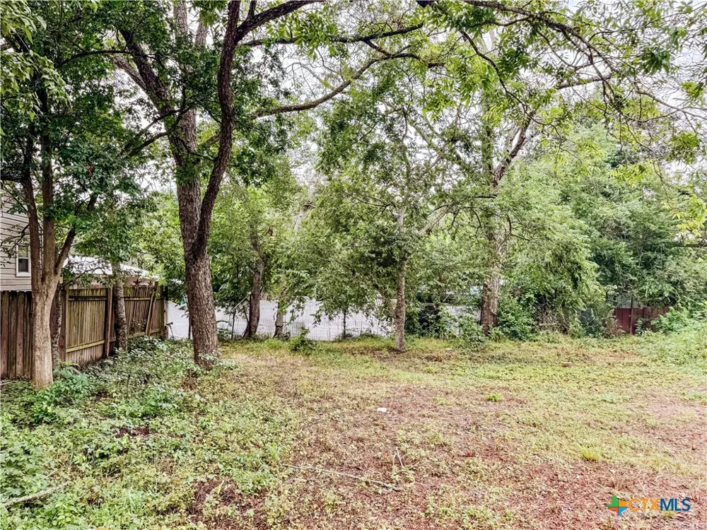 811 Saint John Street Gonzales, TX 78629