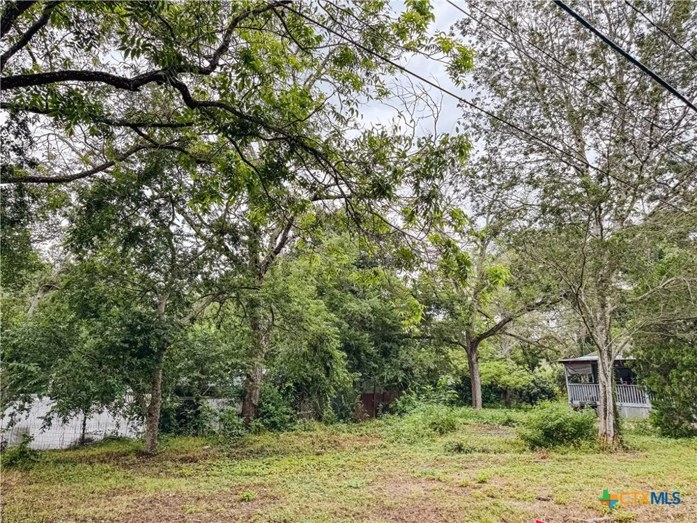 811 Saint John Street Gonzales, TX 78629