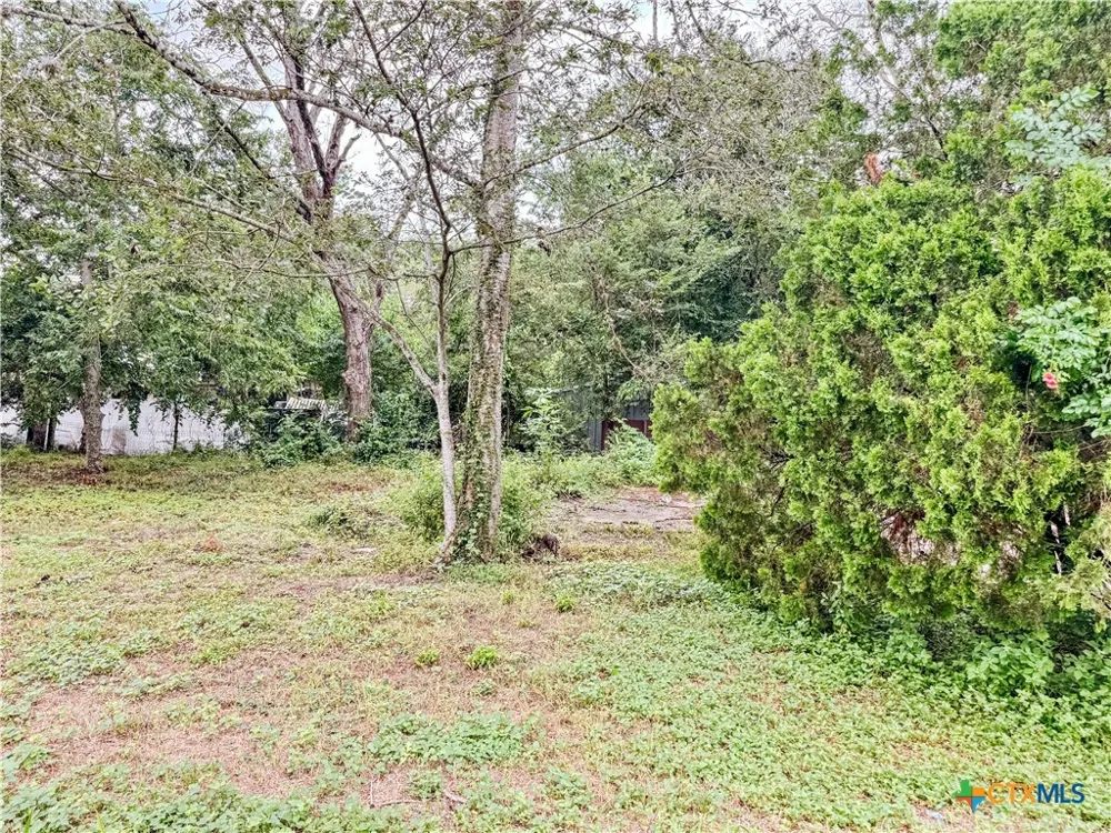 811 Saint John Street Gonzales, TX 78629