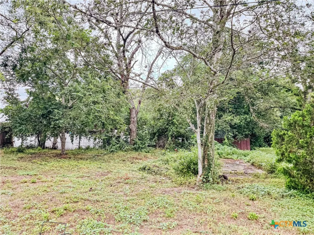 811 Saint John Street Gonzales, TX 78629