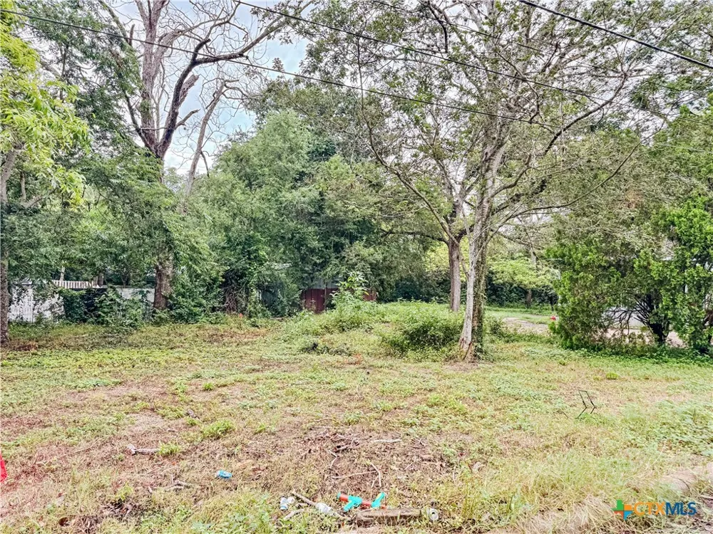 811 Saint John Street Gonzales, TX 78629