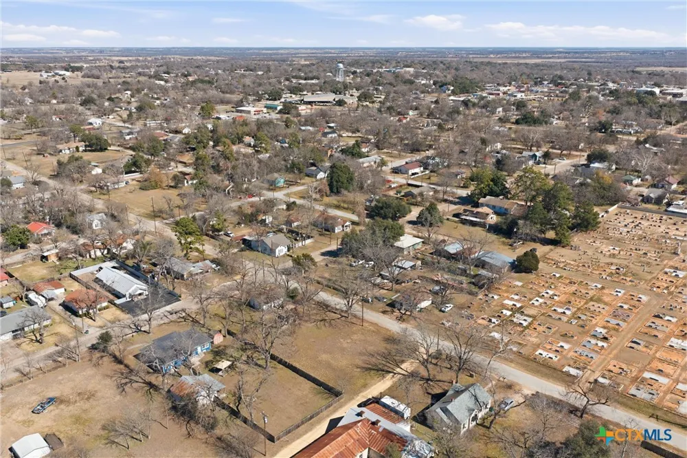 204 S Karnes Street Cameron, TX 76520