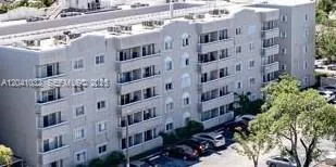 600 NW 32nd Pl #303