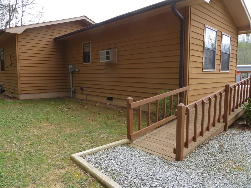 2826 Highlands Rd Franklin, NC 28734