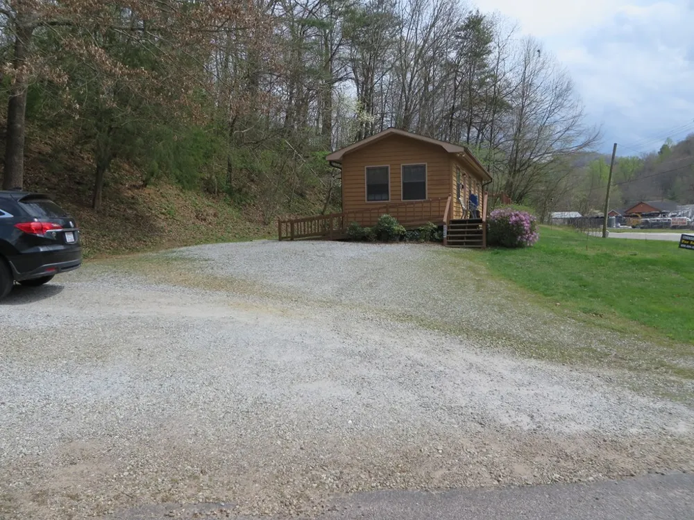 2826 Highlands Rd Franklin, NC 28734