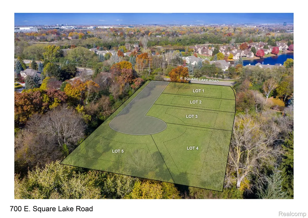 700 E SQUARE LAKE ROAD Bloomfield Charter Township, MI 48304