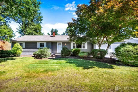 5 Camelot Drive