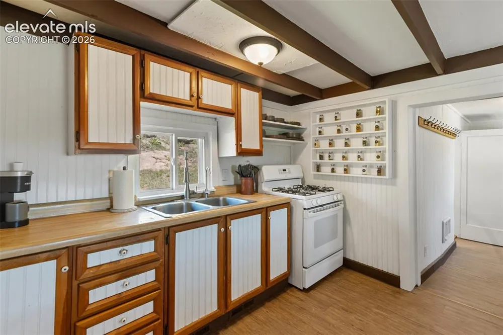 185 Canyon Drive Florissant, CO 80816