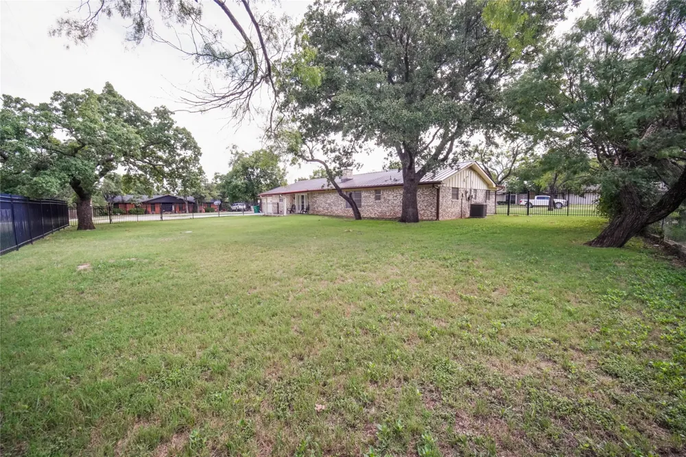 281 Oak Ridge Street Jacksboro, TX 76458