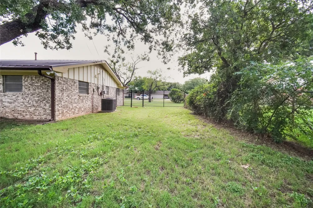 281 Oak Ridge Street Jacksboro, TX 76458