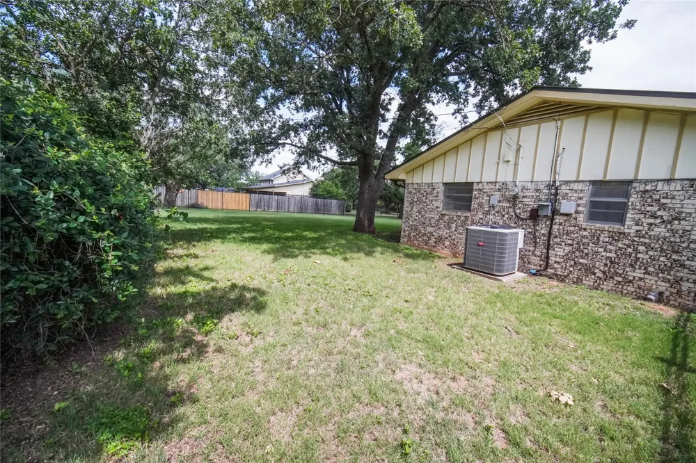 281 Oak Ridge Street Jacksboro, TX 76458