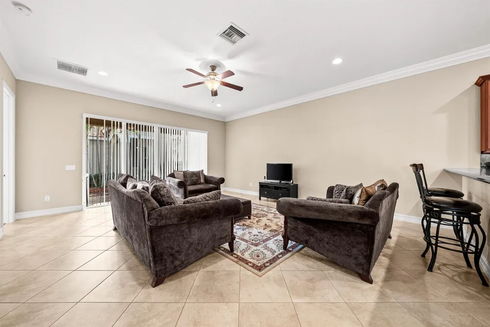 11546 Ponywalk Trail Boynton Beach, FL 33473