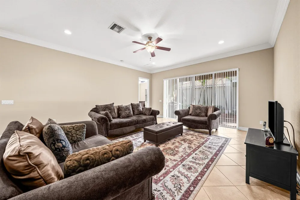 11546 Ponywalk Trail Boynton Beach, FL 33473