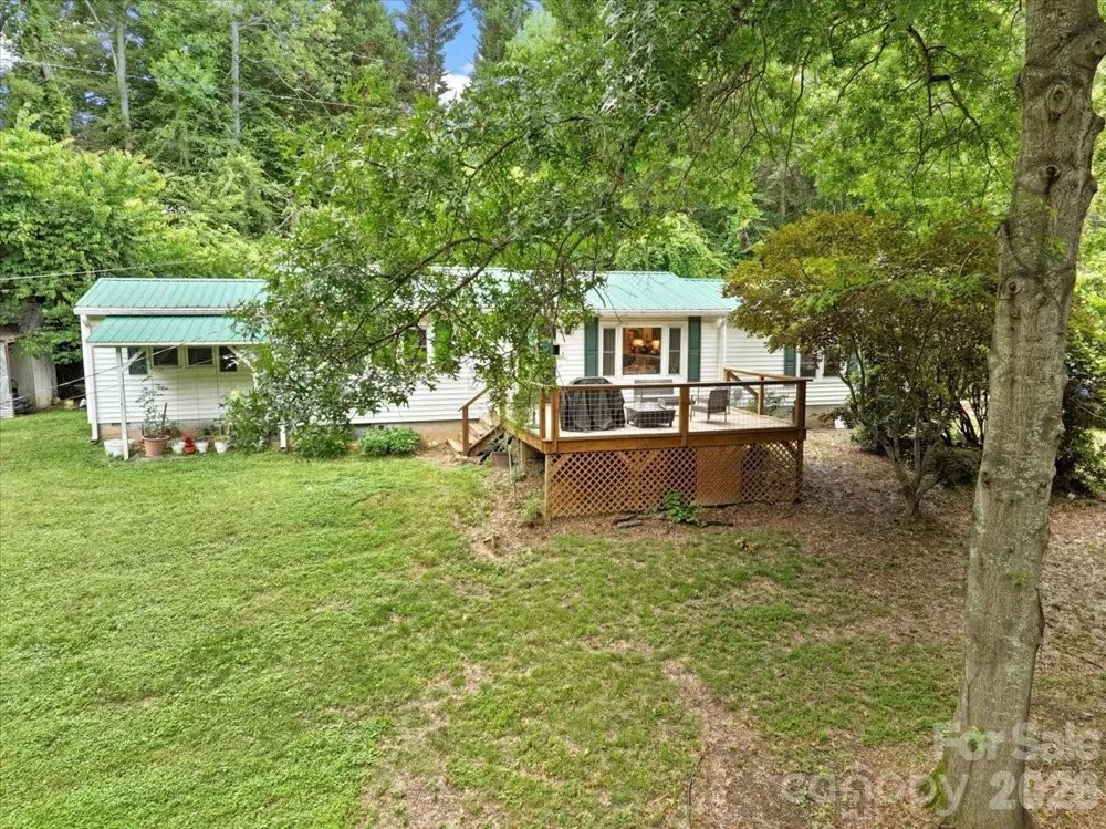 2 Ray Road Weaverville, NC 28787
