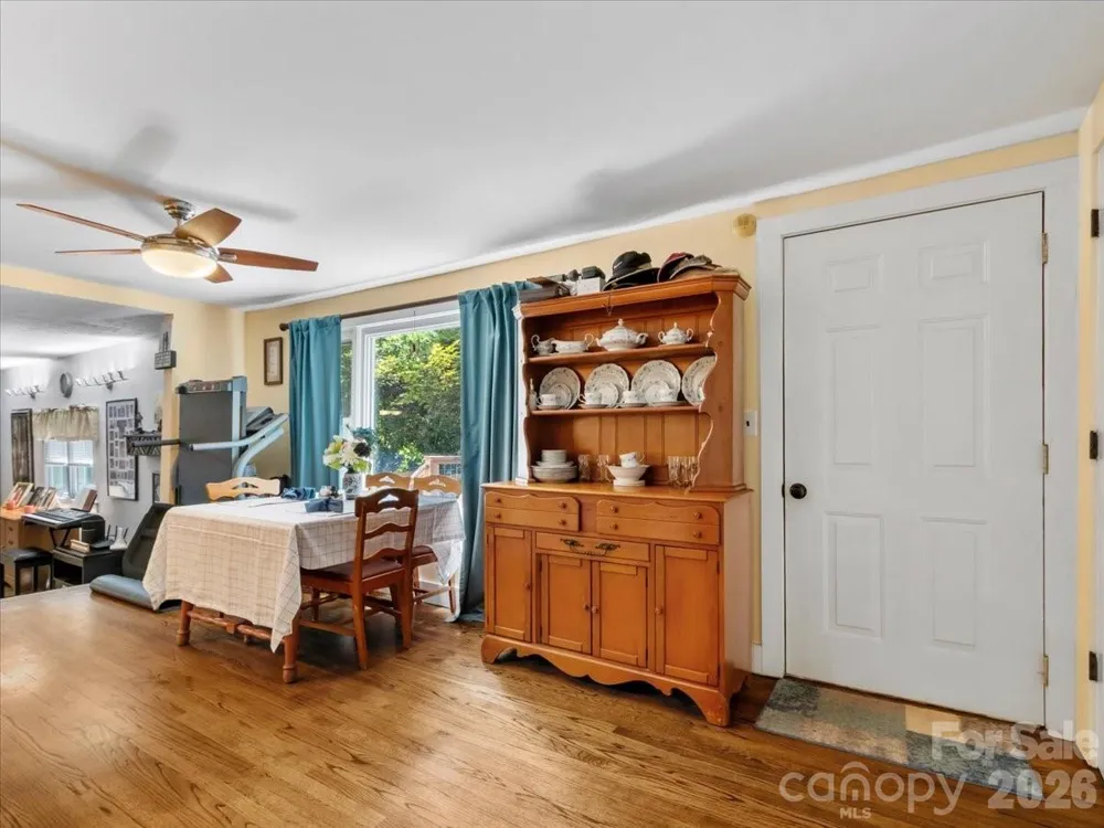2 Ray Road Weaverville, NC 28787
