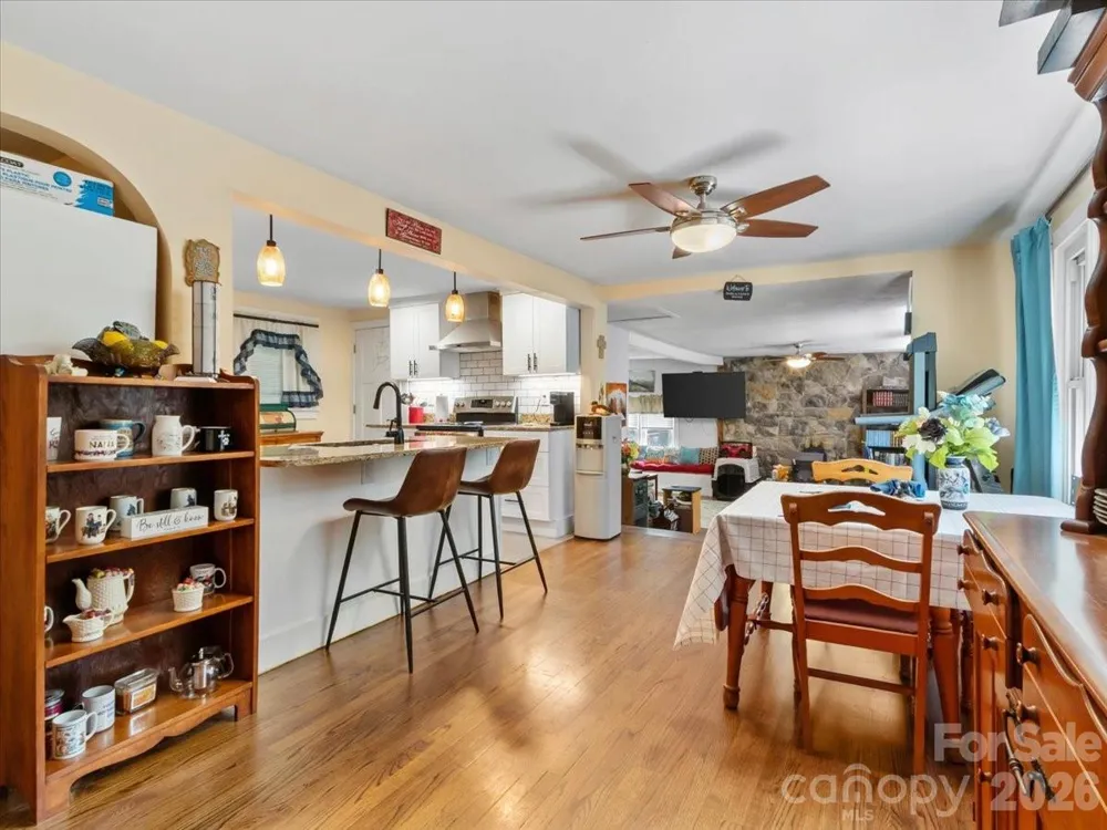 2 Ray Road Weaverville, NC 28787