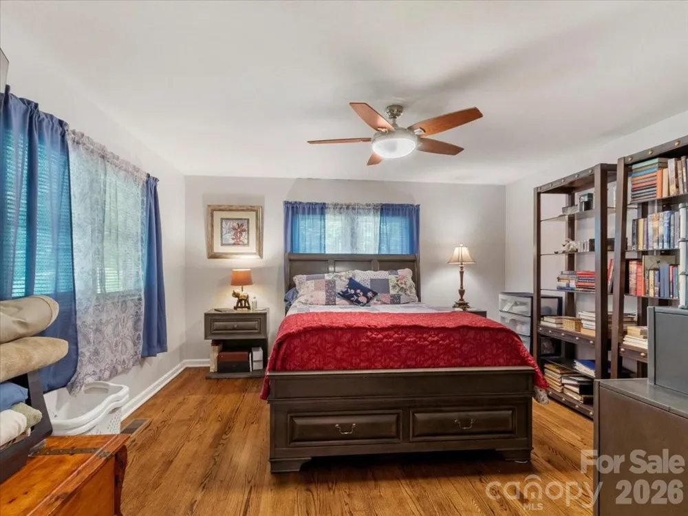 2 Ray Road Weaverville, NC 28787
