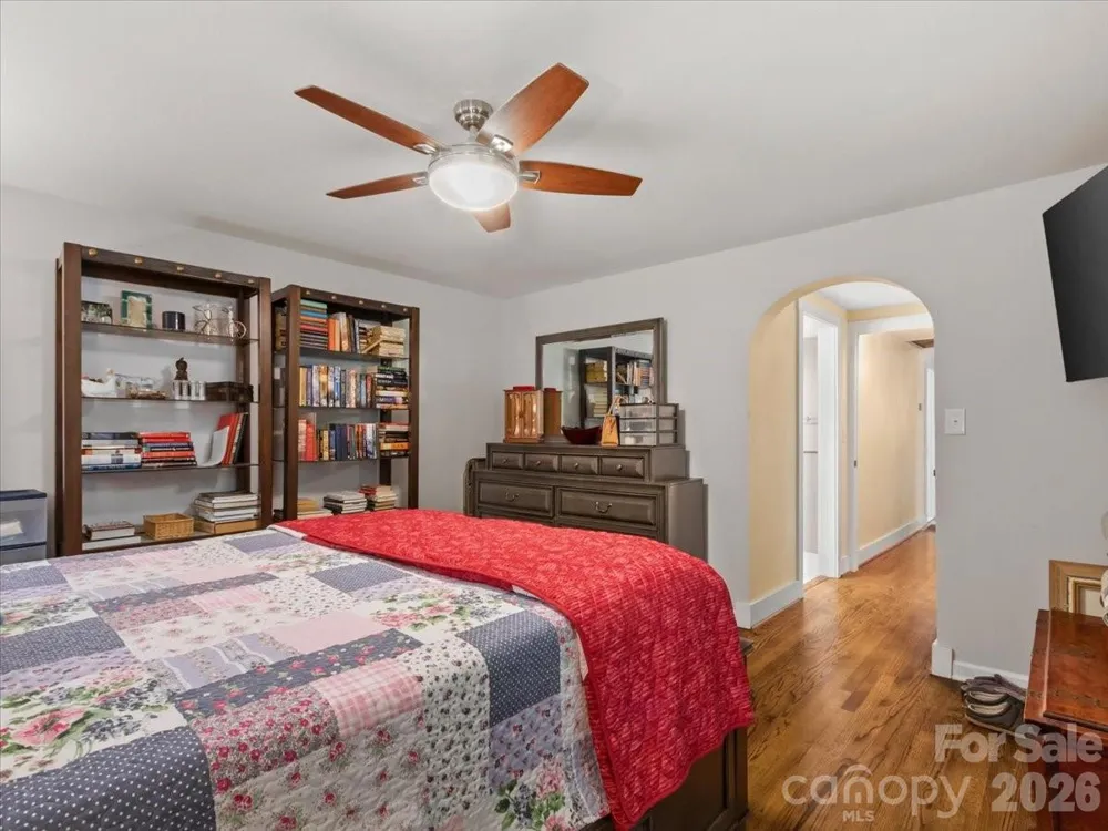 2 Ray Road Weaverville, NC 28787