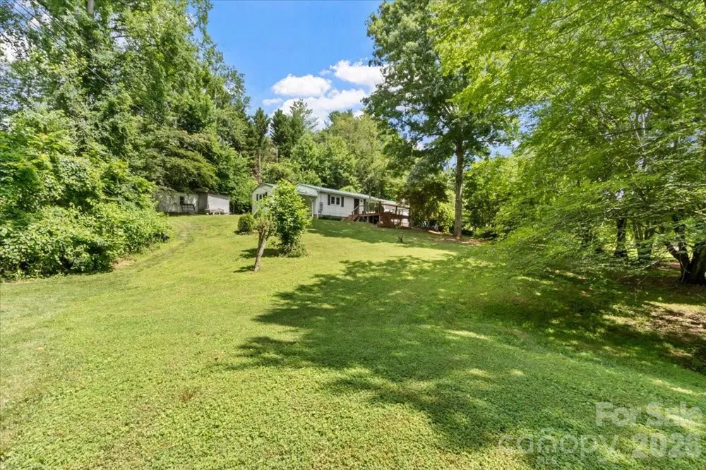 2 Ray Road Weaverville, NC 28787