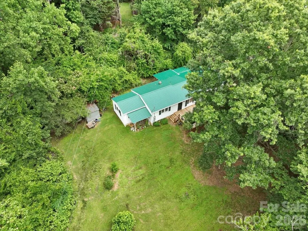 2 Ray Road Weaverville, NC 28787