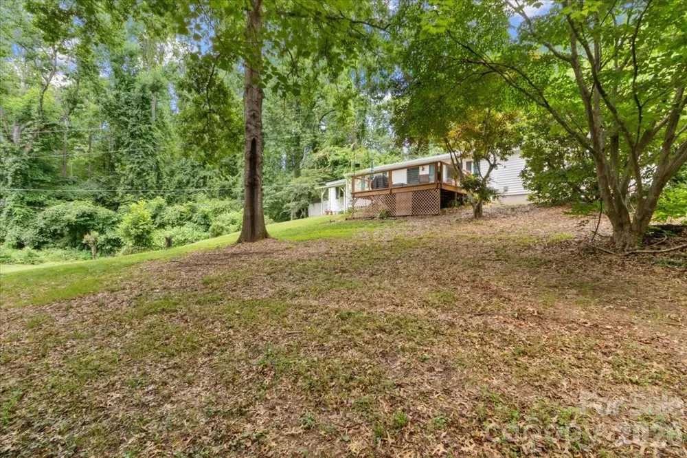2 Ray Road Weaverville, NC 28787