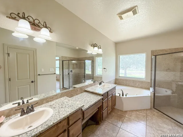124 County Road 6879 Natalia, TX 78059
