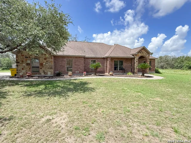 124 County Road 6879 Natalia, TX 78059