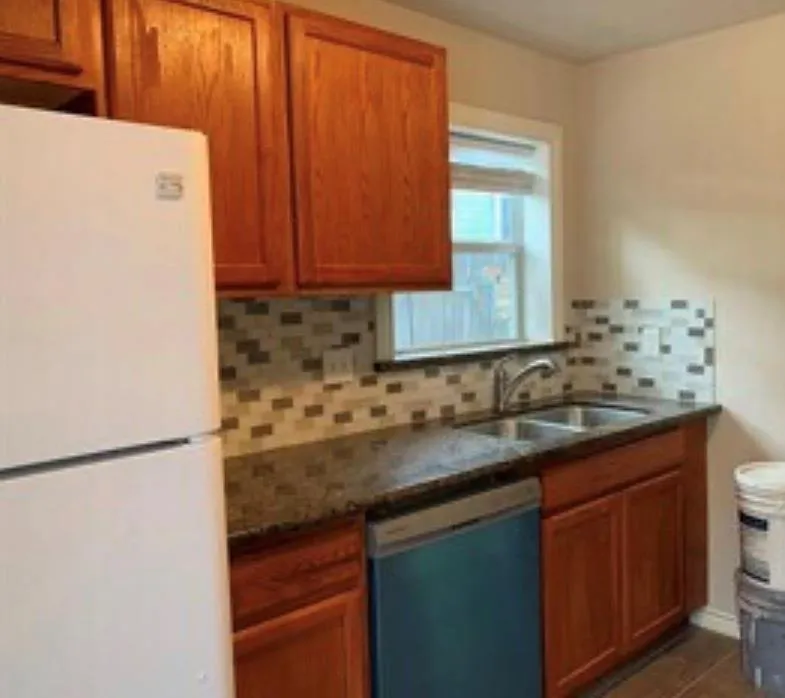 207 Frawley Street Houston, TX 77009