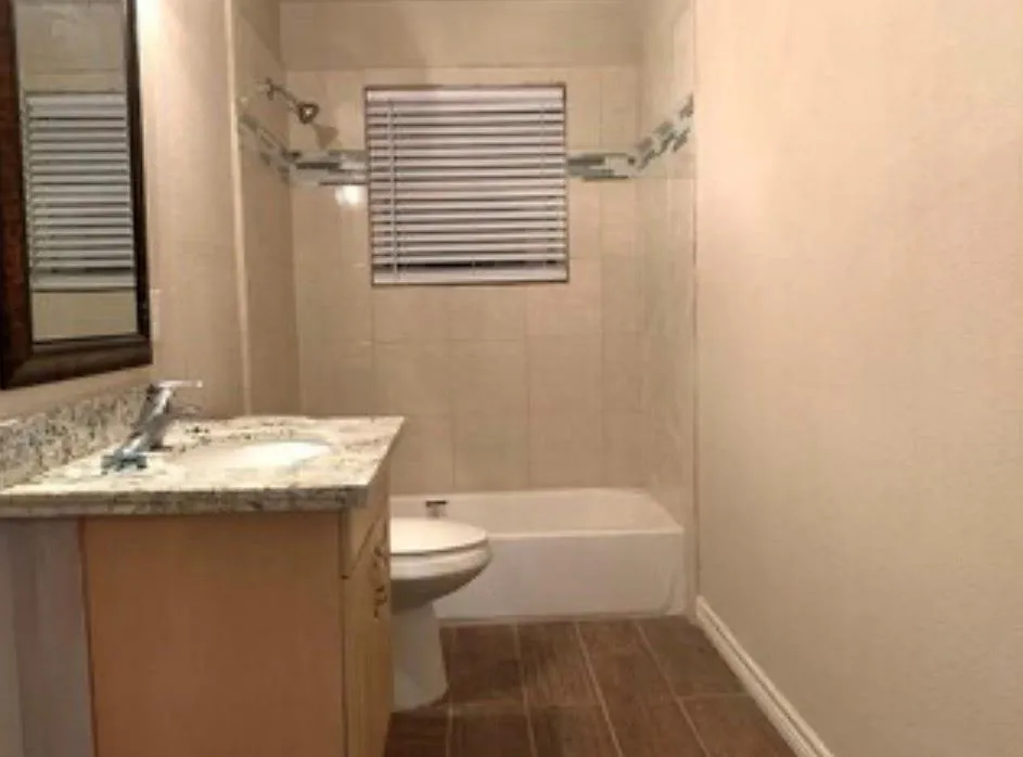 207 Frawley Street Houston, TX 77009