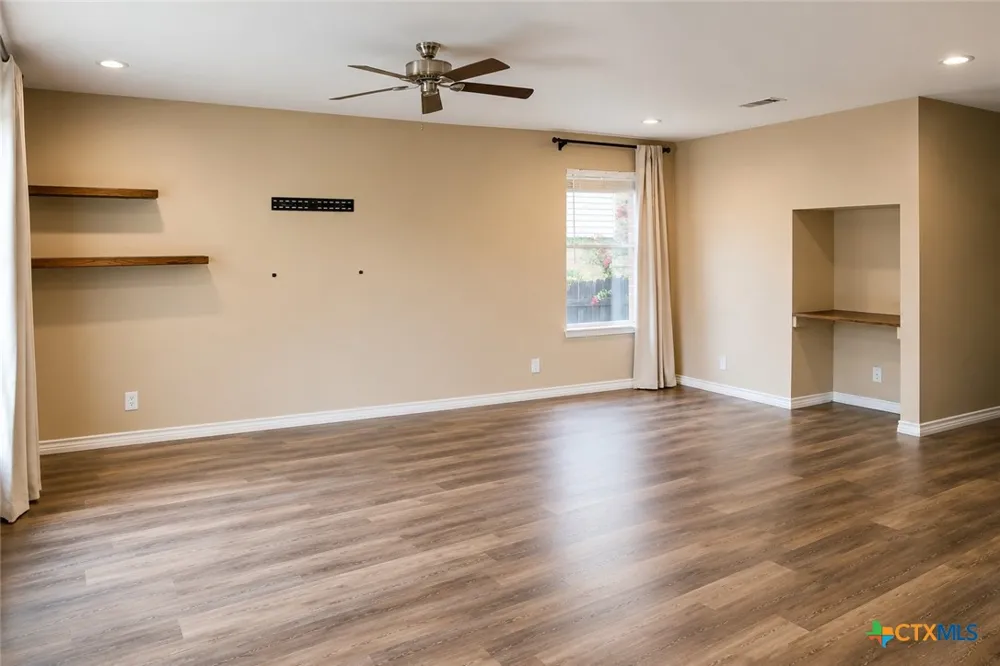 7710 Fallen Pine Converse, TX 78109