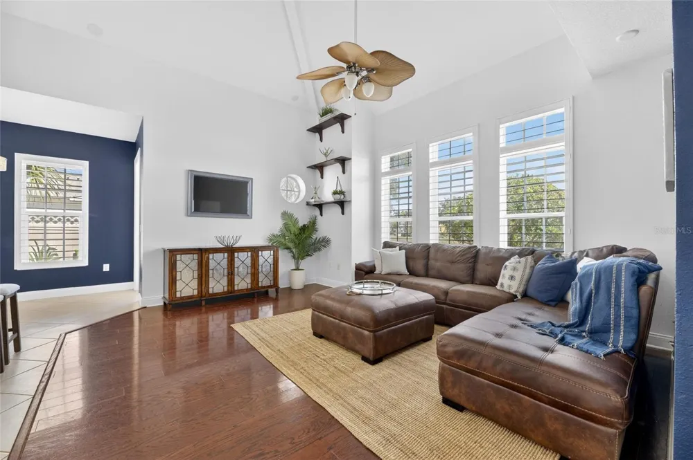 5536 LUMINAR POINTE LANE Apollo Beach, FL 33572