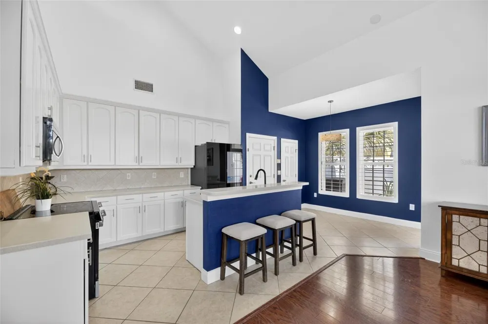 5536 LUMINAR POINTE LANE Apollo Beach, FL 33572