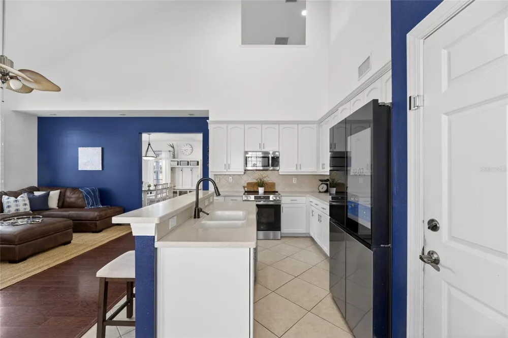 5536 LUMINAR POINTE LANE Apollo Beach, FL 33572