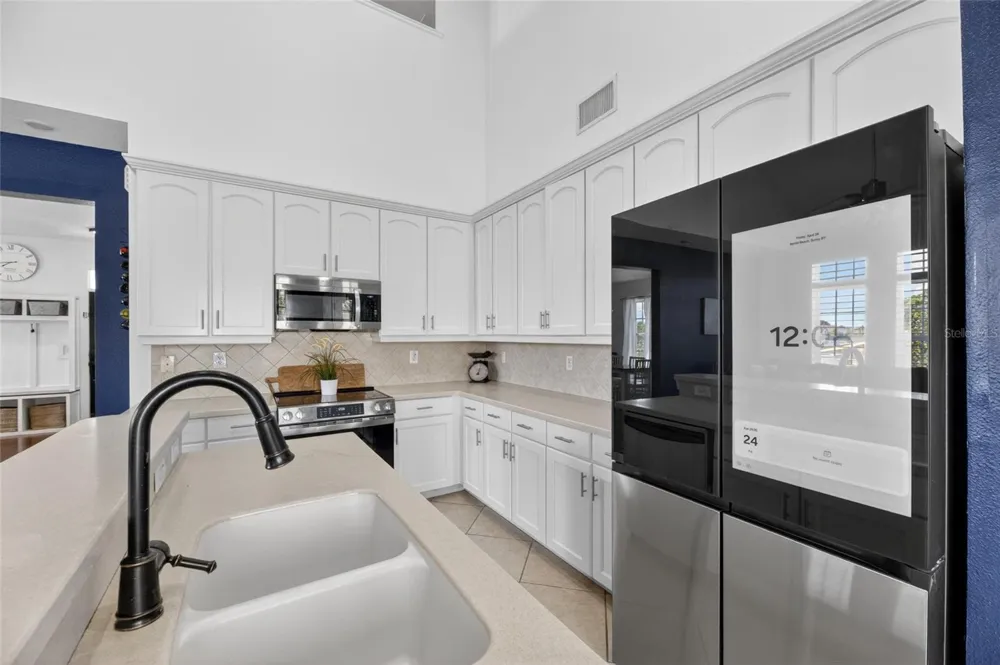 5536 LUMINAR POINTE LANE Apollo Beach, FL 33572
