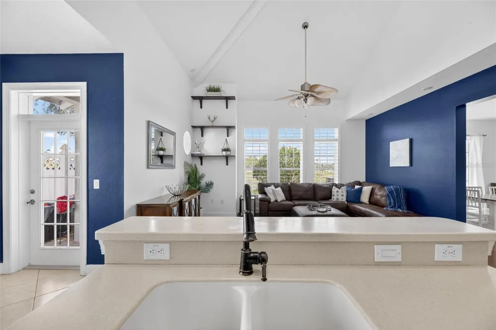 5536 LUMINAR POINTE LANE Apollo Beach, FL 33572