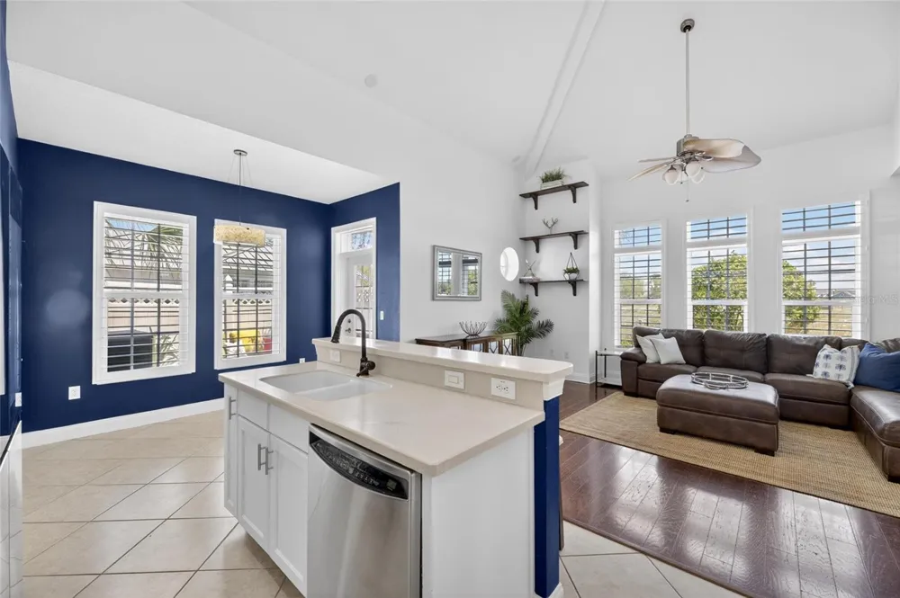 5536 LUMINAR POINTE LANE Apollo Beach, FL 33572