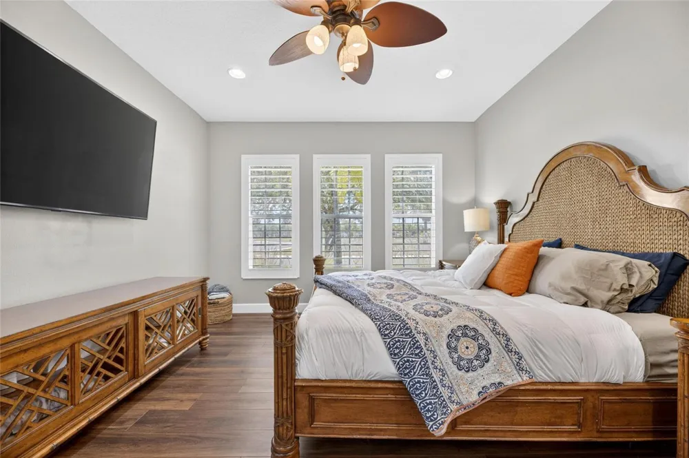 5536 LUMINAR POINTE LANE Apollo Beach, FL 33572