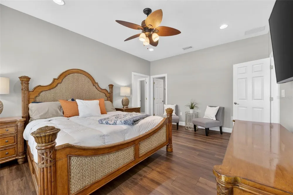 5536 LUMINAR POINTE LANE Apollo Beach, FL 33572