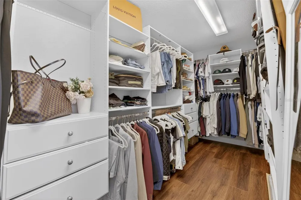 5536 LUMINAR POINTE LANE Apollo Beach, FL 33572