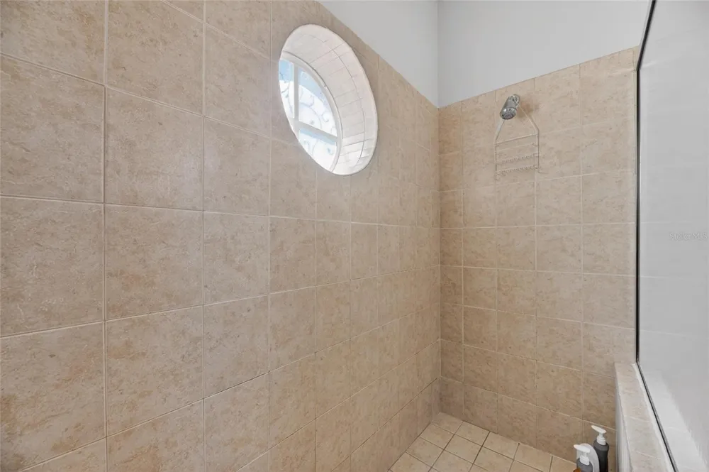 5536 LUMINAR POINTE LANE Apollo Beach, FL 33572